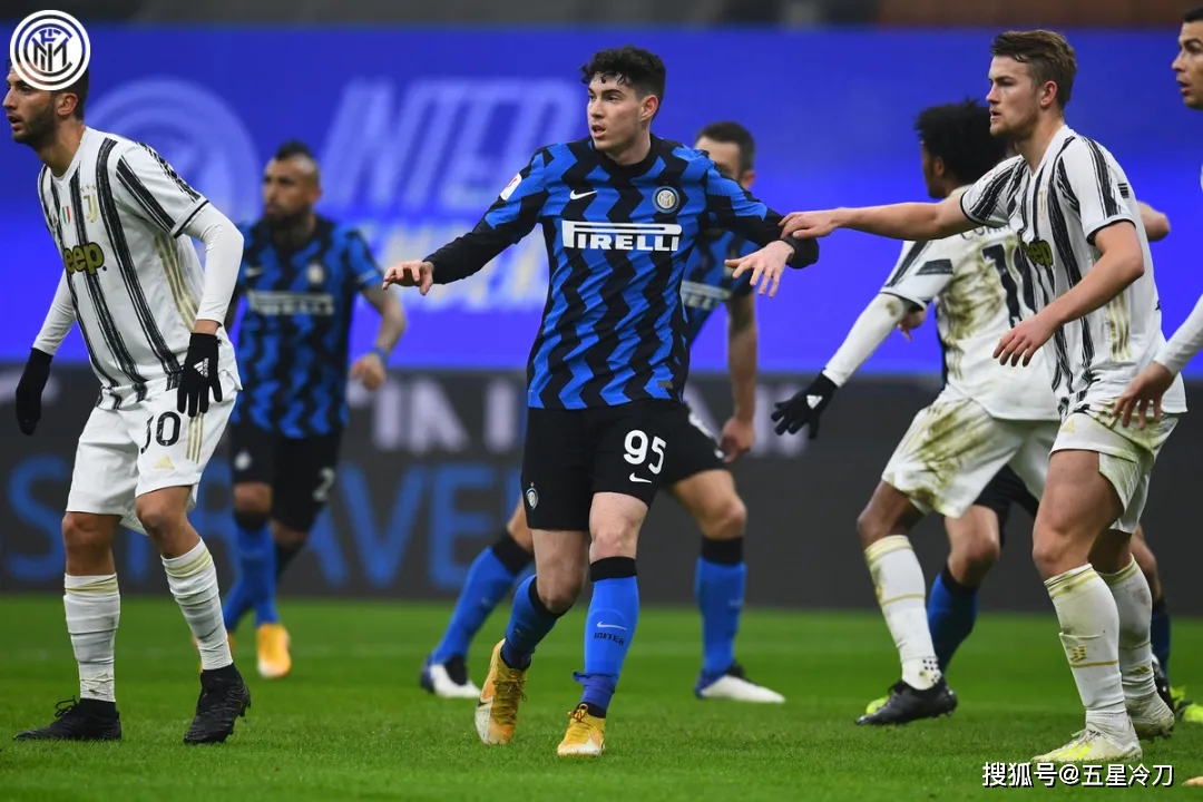 关键时刻费耶诺德备战意大利杯，遗憾出局细节曝光，信心回归，阵容厚度经受考验的简单介绍