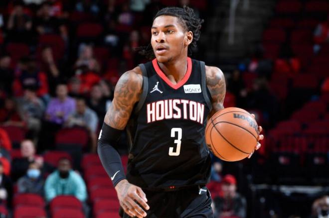 包含巴塞罗那训练开放日，今晨完成体检引欢呼，欧篮联在即，赛季目标并未改变的词条