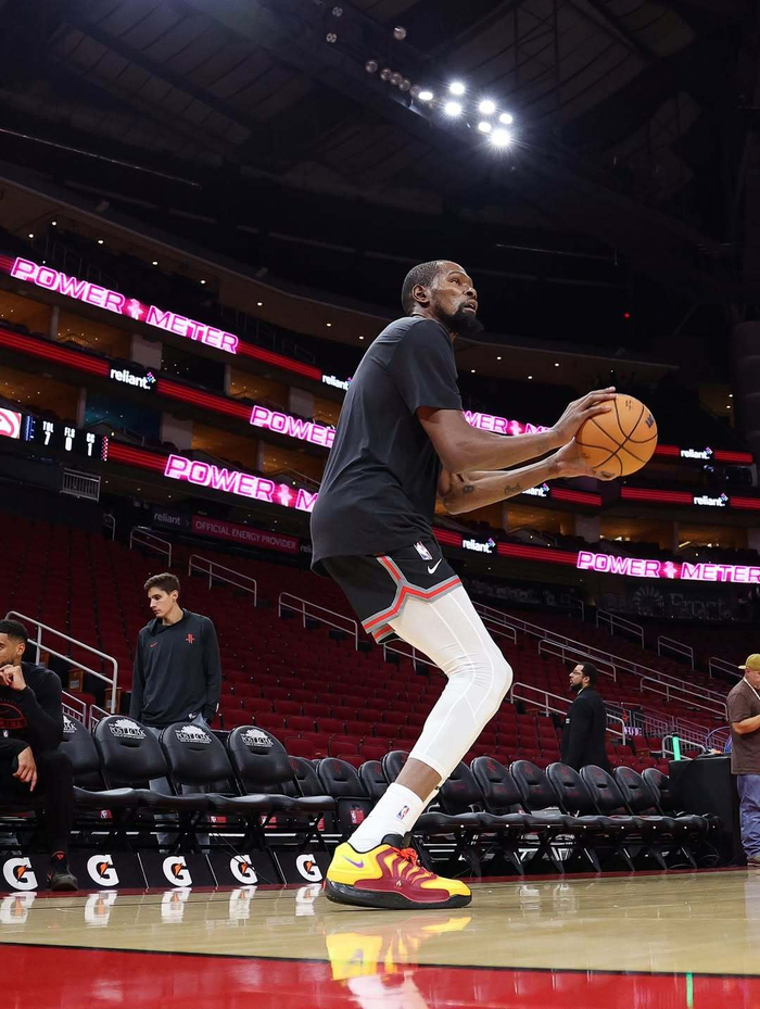 九游-NBA常规赛冲刺阶段再迎强敌，休斯敦火箭完成体检，主帅态度——震撼外界，球探报告显示潜力的简单介绍